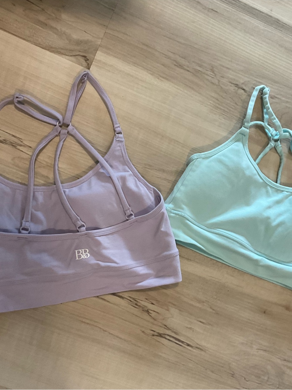 Seamless Strappy Sports Bras - Lavender and green